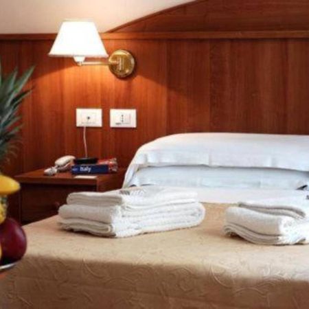 Nahid Accommodation ローマ エクステリア 写真
