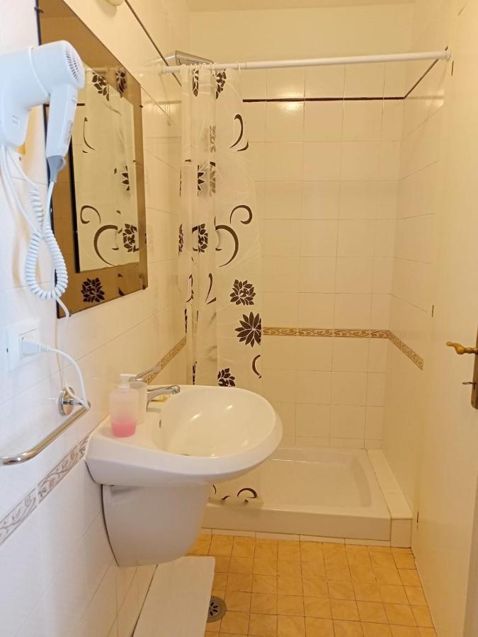 Nahid Accommodation ローマ エクステリア 写真