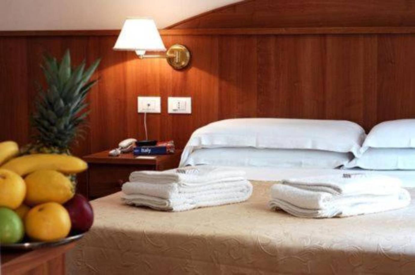 Nahid Accommodation ローマ エクステリア 写真