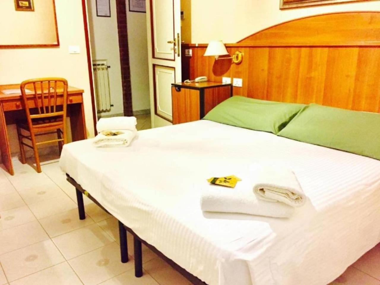 Nahid Accommodation ローマ エクステリア 写真