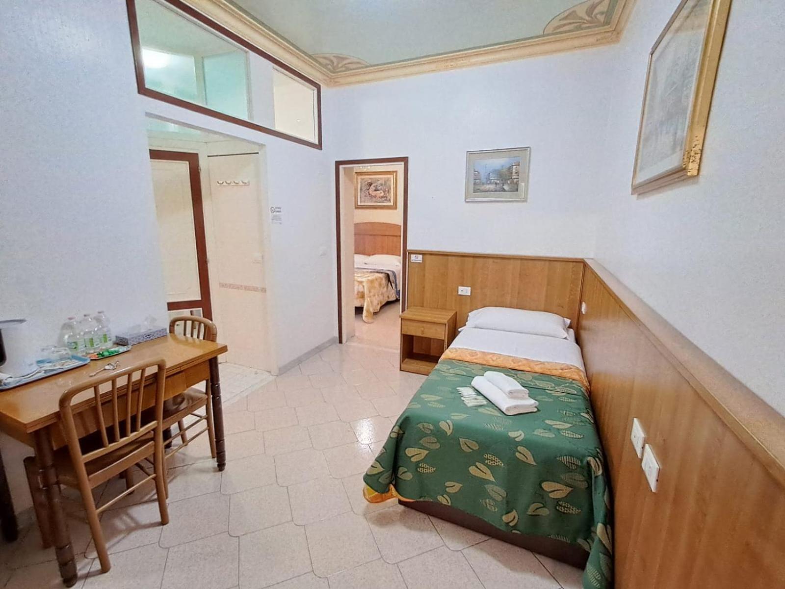 Nahid Accommodation ローマ エクステリア 写真