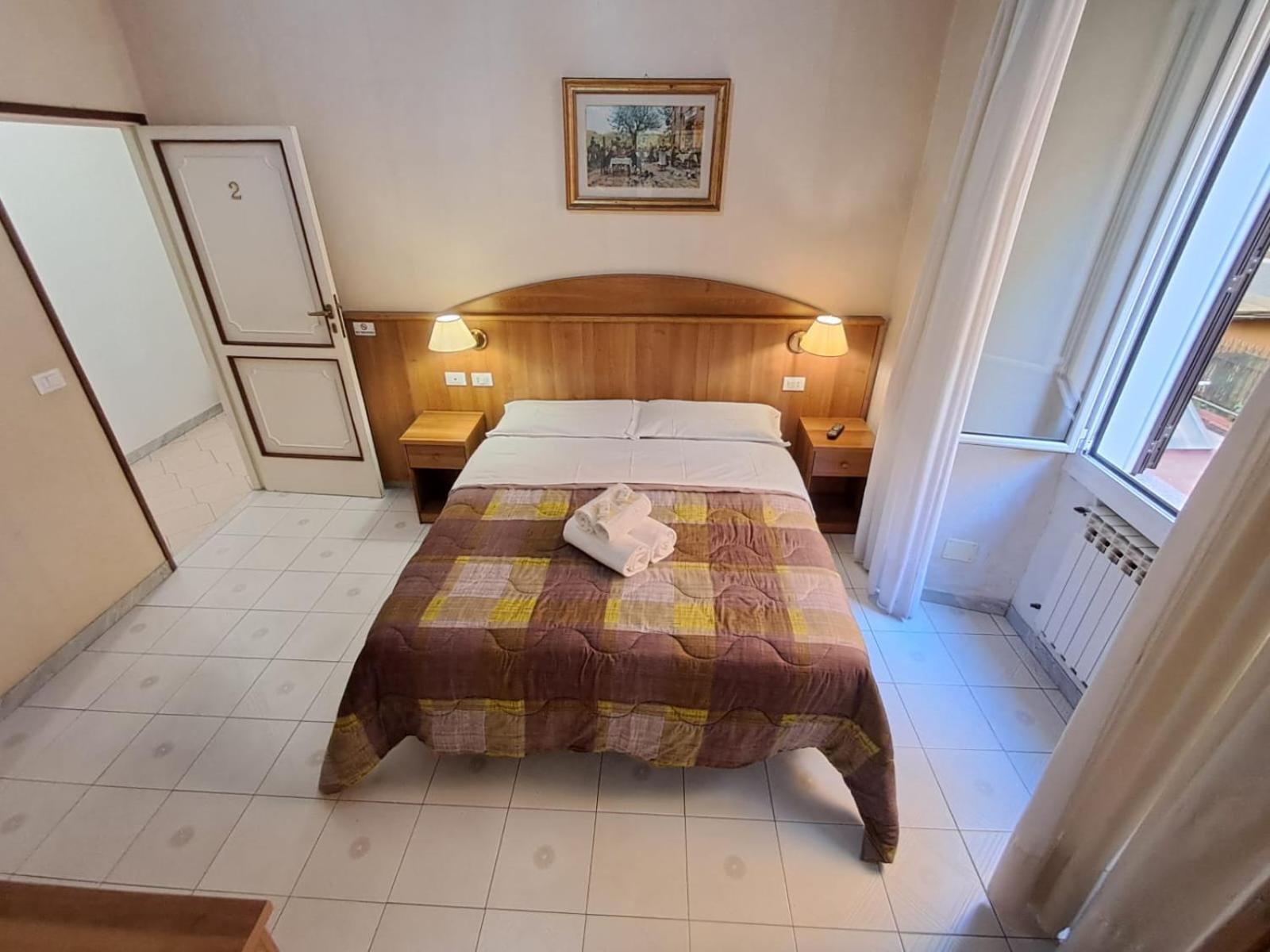 Nahid Accommodation ローマ エクステリア 写真