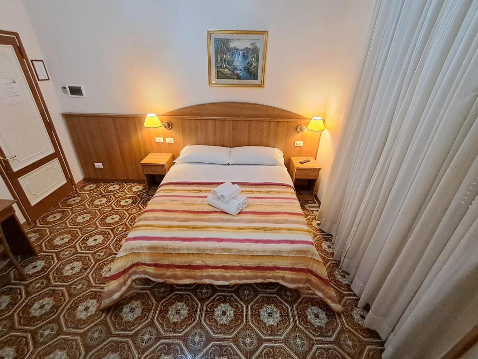 Nahid Accommodation ローマ エクステリア 写真