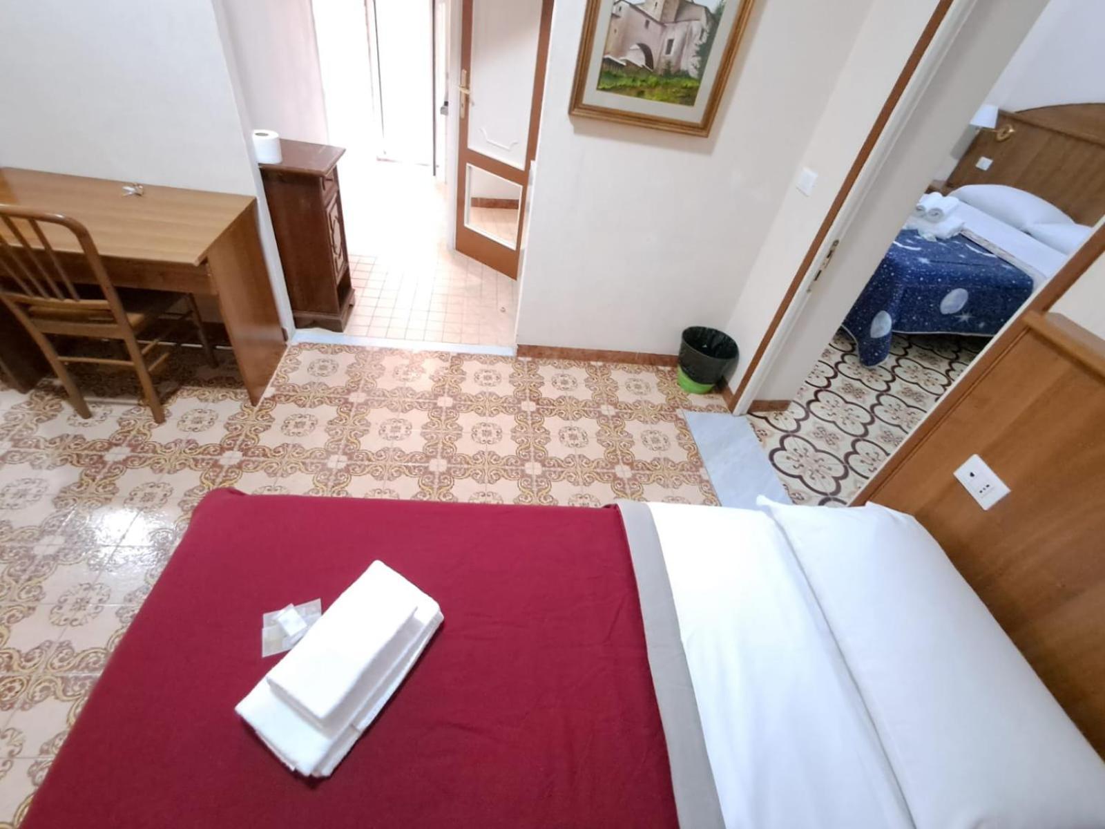 Nahid Accommodation ローマ エクステリア 写真