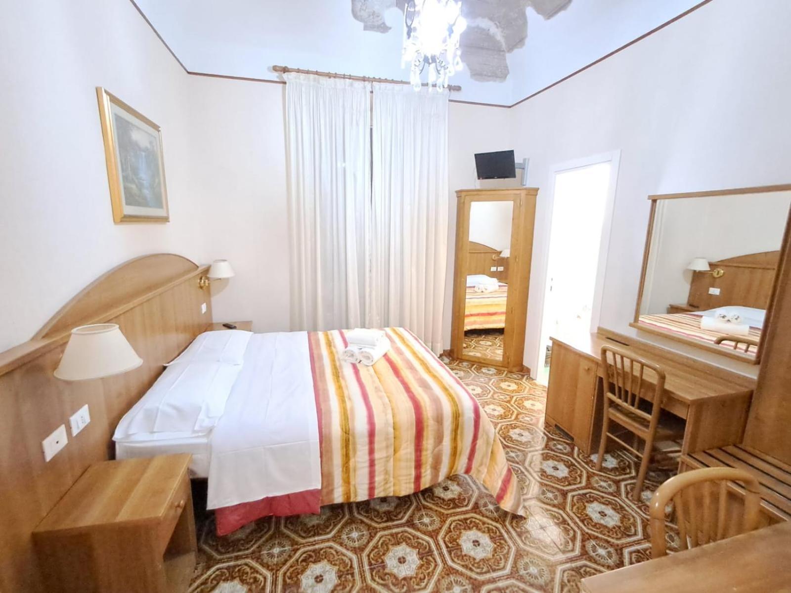 Nahid Accommodation ローマ エクステリア 写真