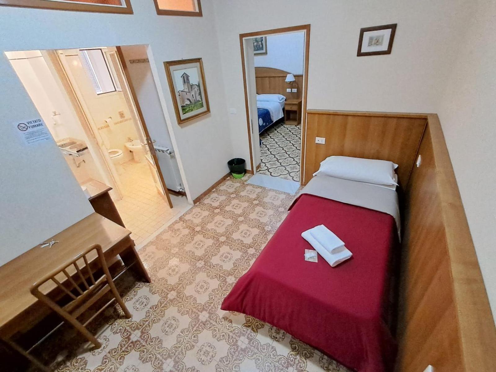 Nahid Accommodation ローマ エクステリア 写真
